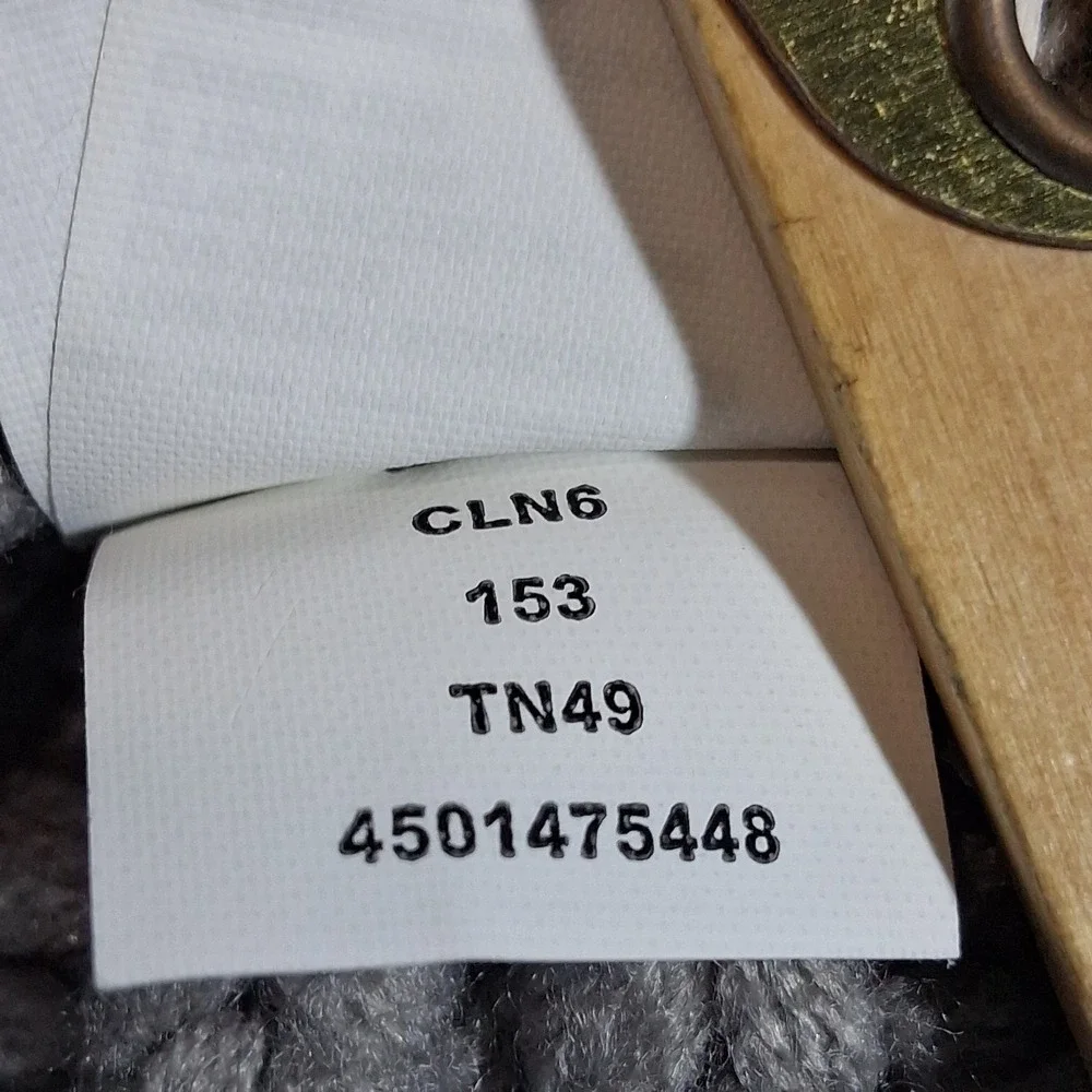 The North Face Gray Cable Knit Pom Beanie Hat CLN6 One‎ Size Mens Womens